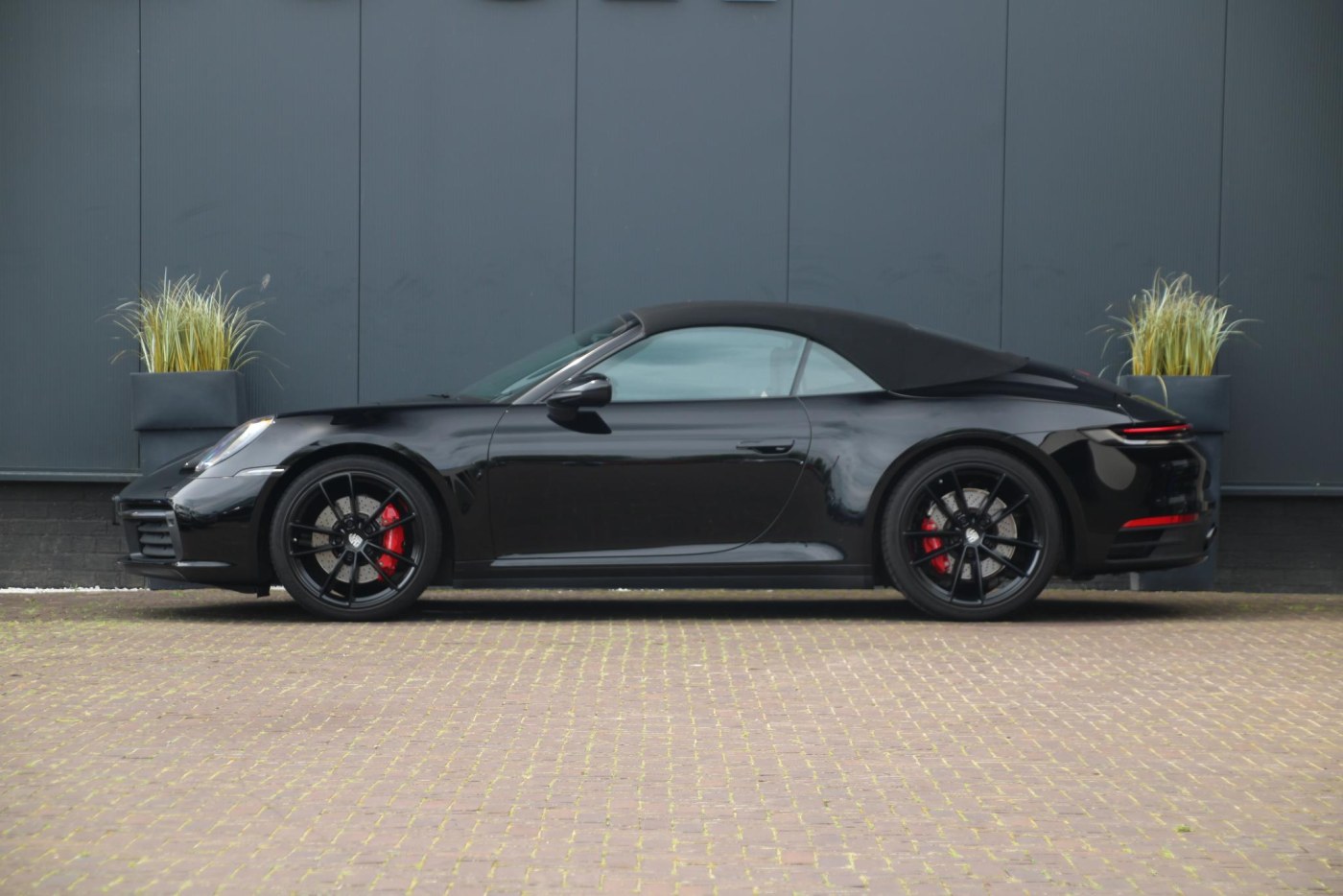 Porsche 911 Carrera S Cabrio (992) 450pk — foto 8 van 88