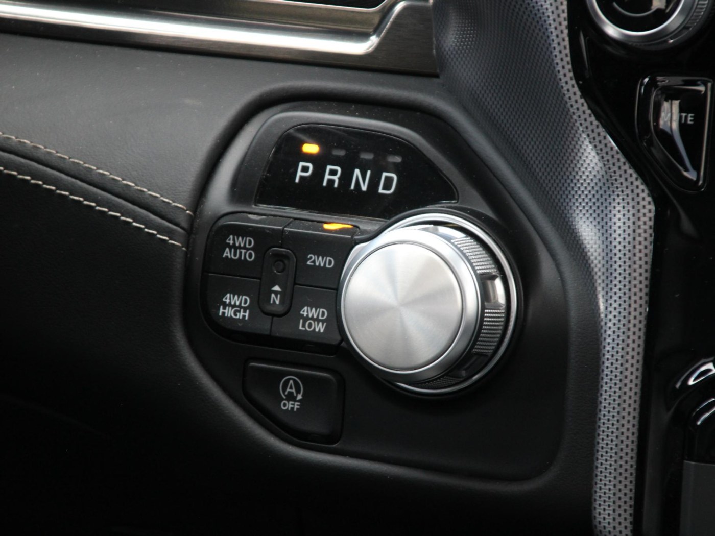 Dodge Ram 1500 5.7 V8 Crew Cab Limited Night Edition — foto 47 van 78
