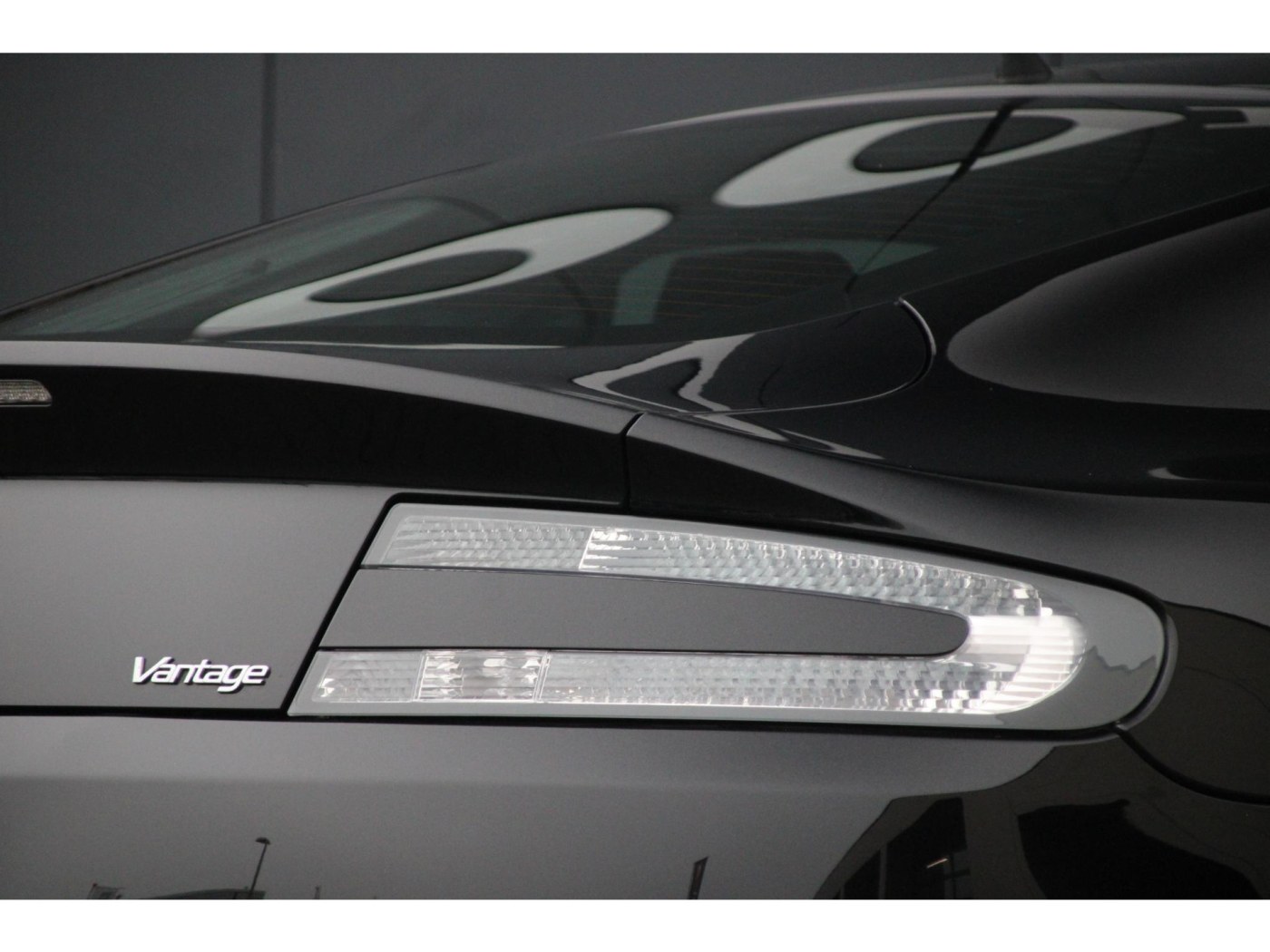 Aston Martin V8 Vantage V8 — foto 11 van 49