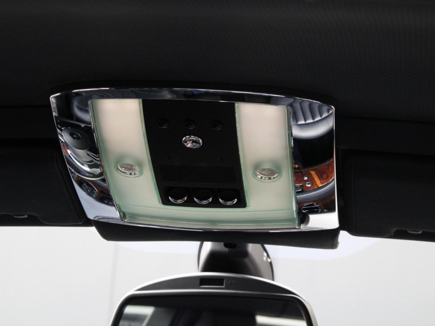 Rolls-Royce Phantom VII 6.75 EWB — foto 77 van 102