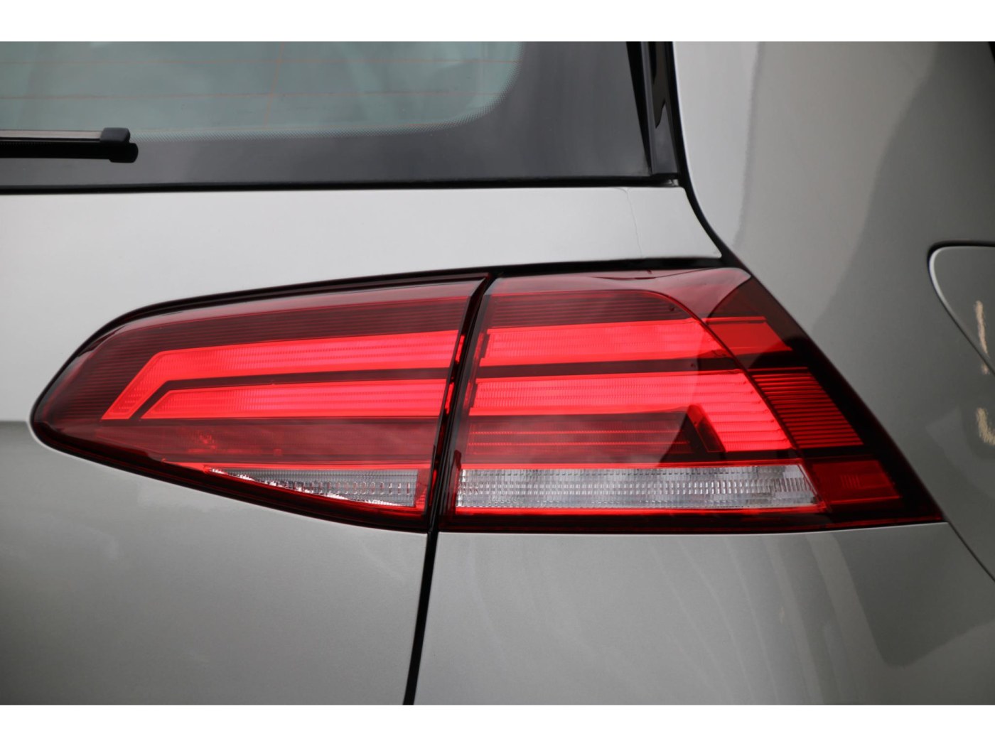 Volkswagen e-Golf E-DITION — foto 12 van 37