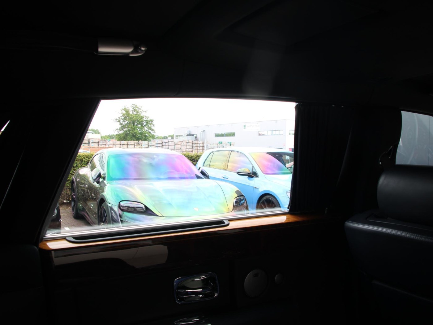 Rolls-Royce Phantom VII 6.75 EWB — foto 82 van 102