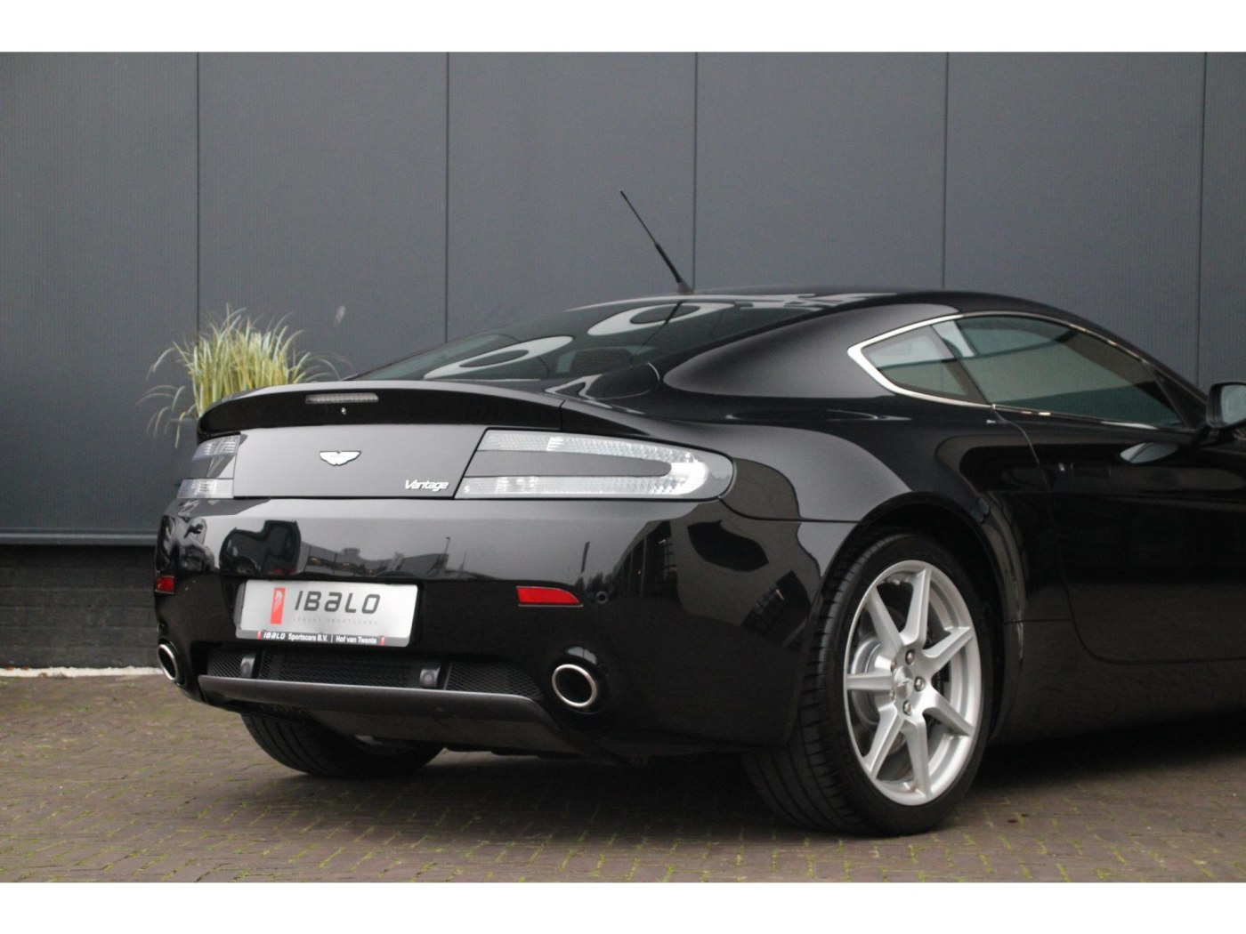 Aston Martin V8 Vantage V8 — foto 37 van 49