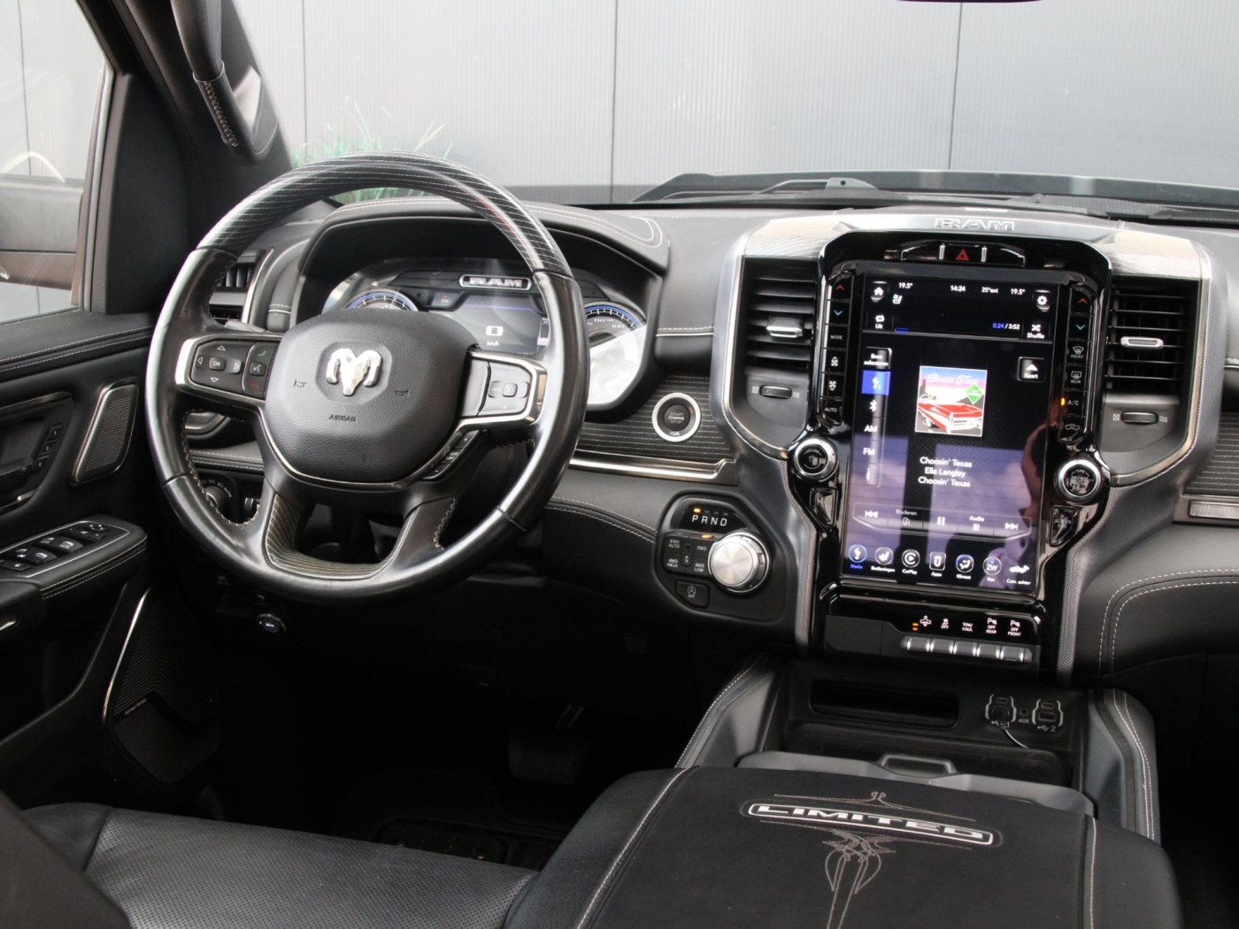 Dodge Ram 1500 5.7 V8 Crew Cab Limited Night Edition — foto 46 van 78