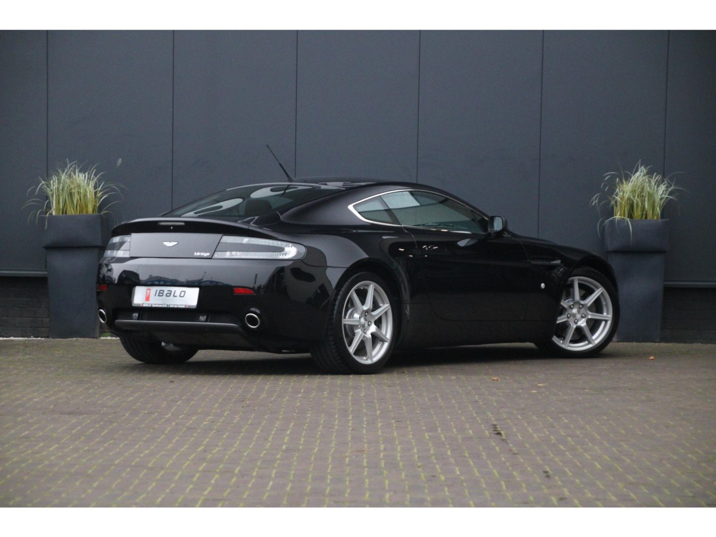 Aston Martin V8 Vantage V8 — foto 2 van 49