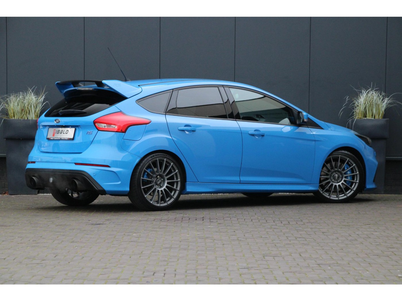 Ford Focus 2.3 RS — foto 2 van 46