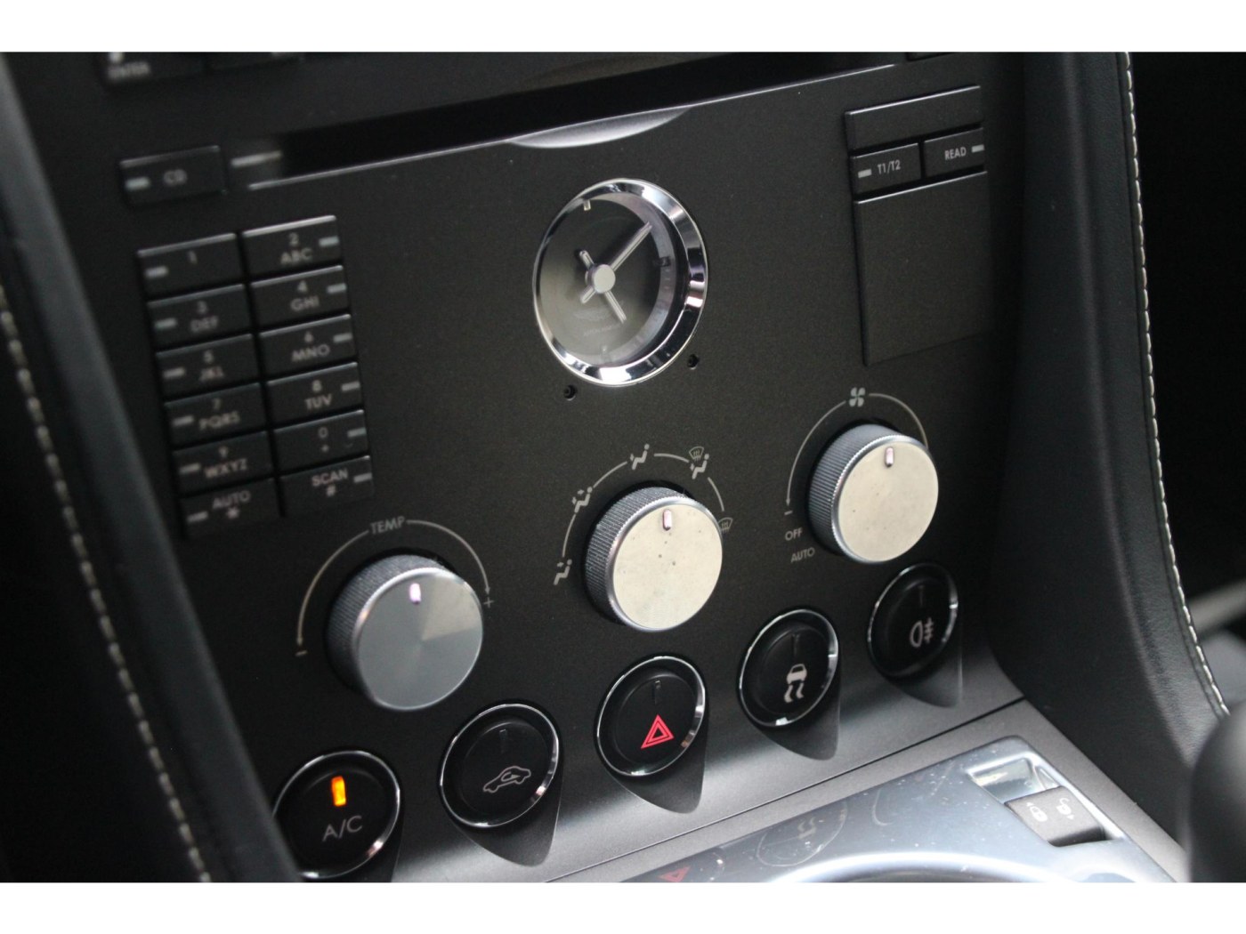 Aston Martin V8 Vantage V8 — foto 22 van 49