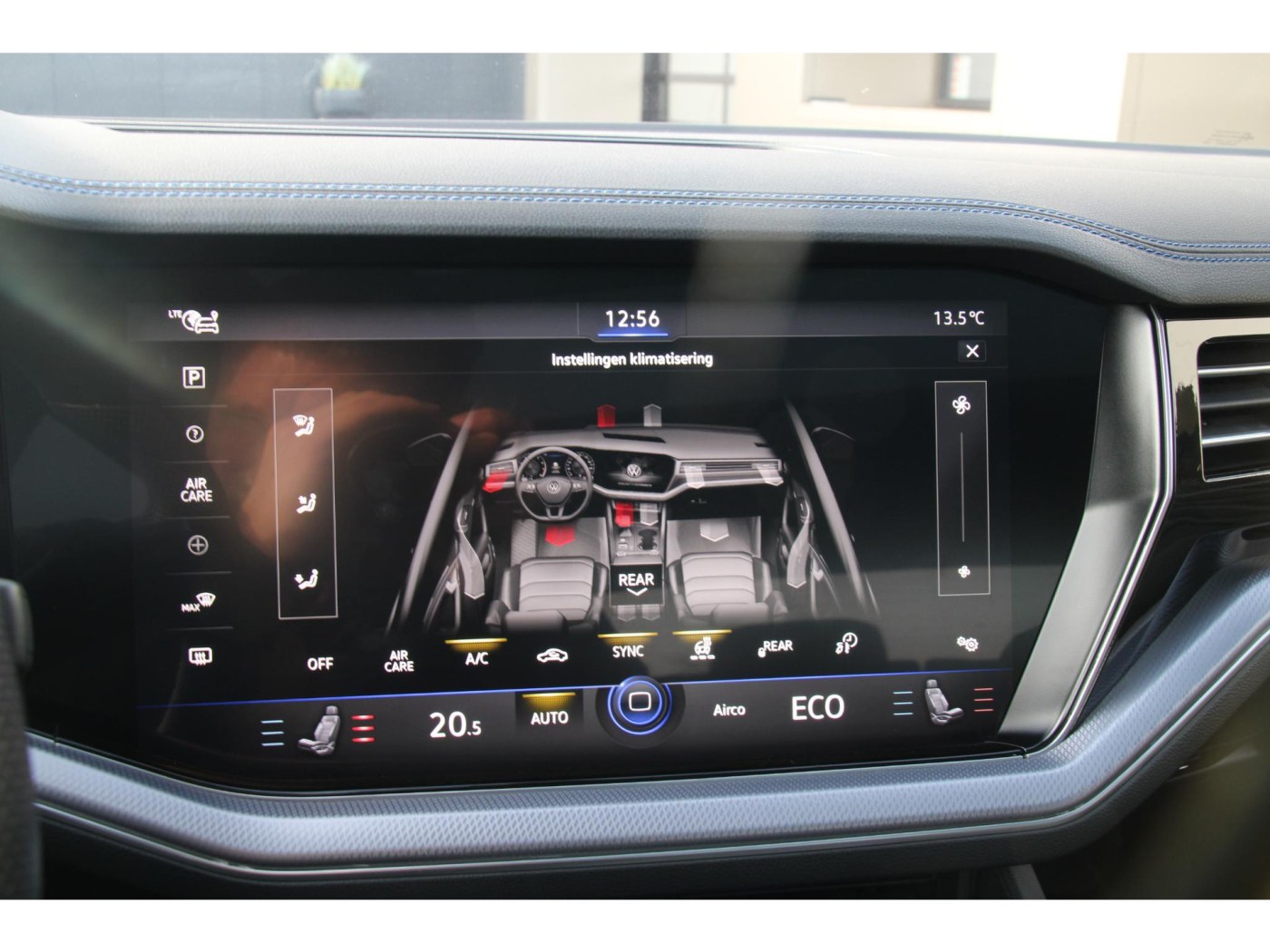 Volkswagen Touareg R 4Motion — foto 12 van 64