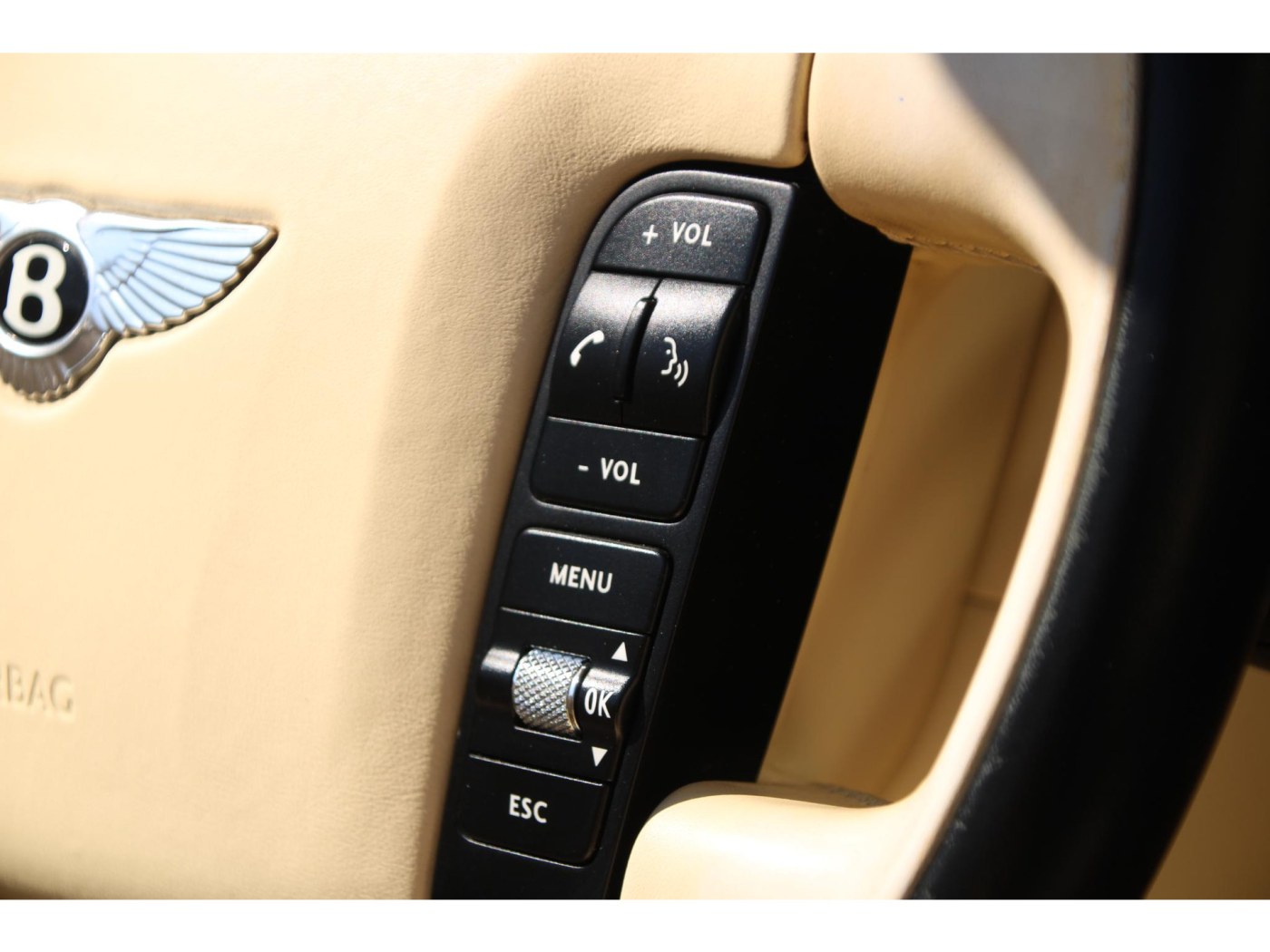 Bentley Continental GTC W12 560pk — foto 27 van 57