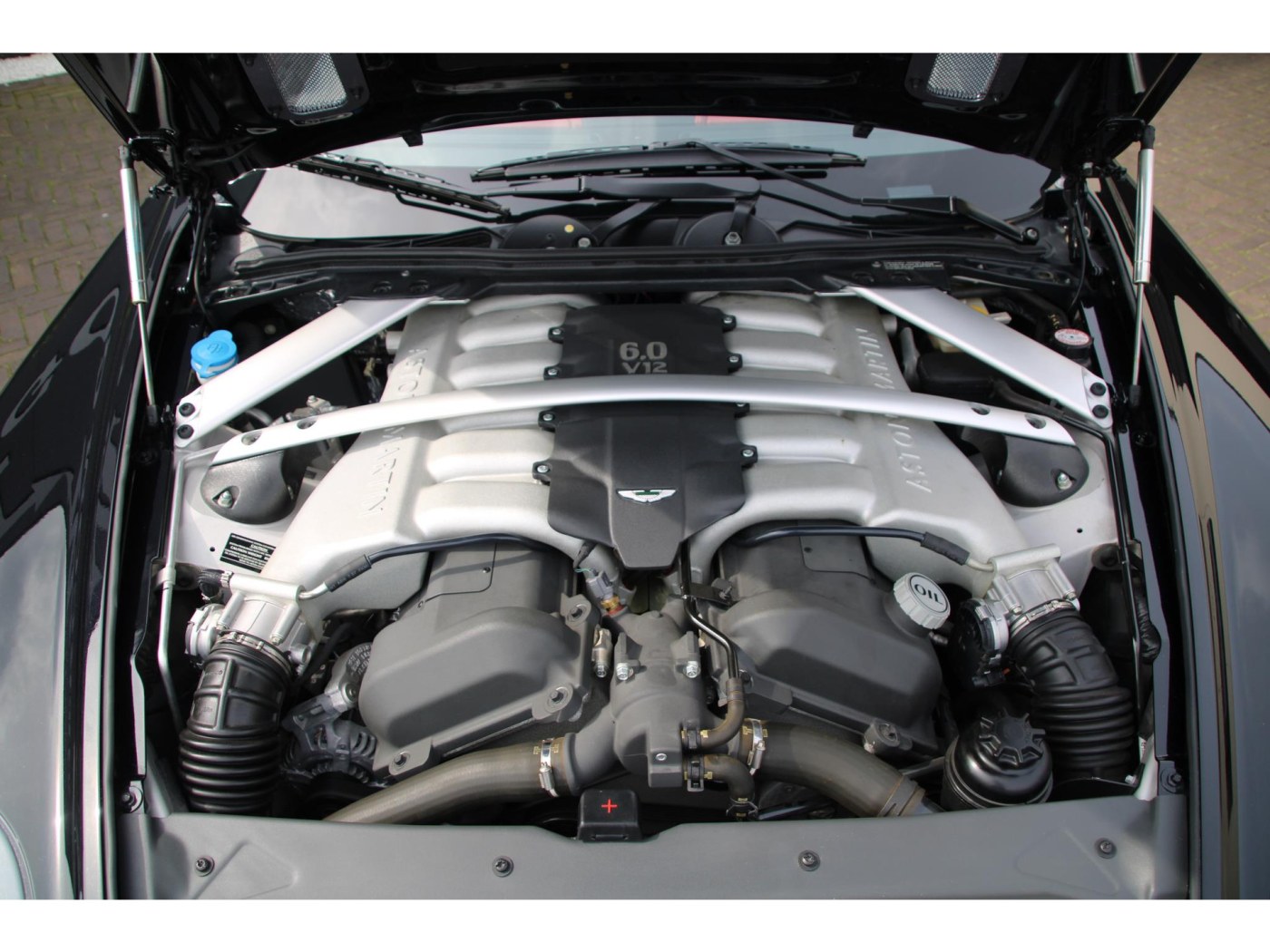 Aston Martin DB9 V12 Touchtronic — foto 24 van 39