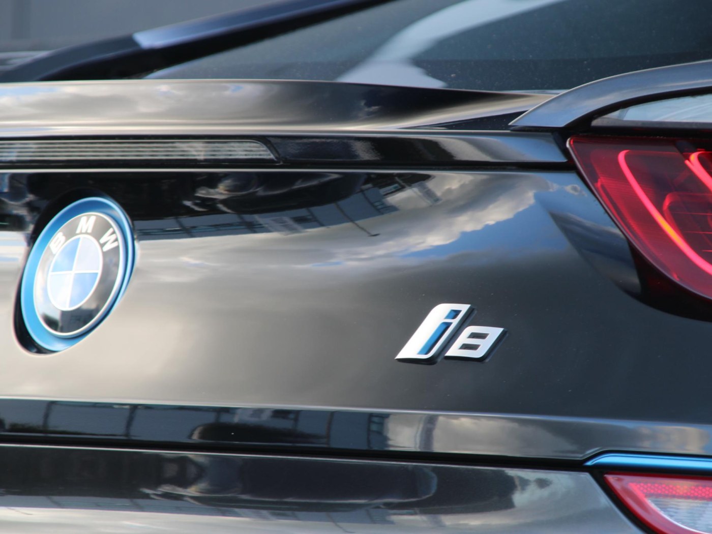 BMW i8 Pure Impulse — foto 24 van 56