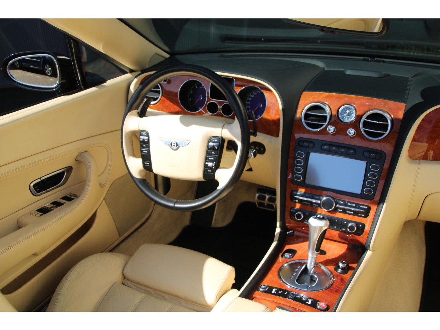 Bentley Continental GTC W12 560pk | Youngtimer | BTW | Nieuwe kap | Carplay — foto 3 van 57