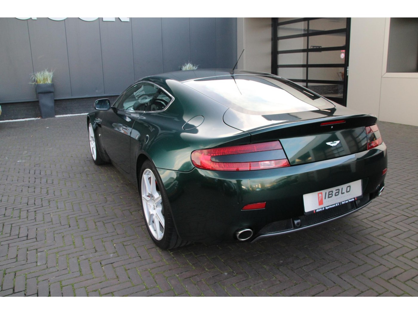 Aston Martin V8 Vantage | Handbak 6 | Green Black | BTW-auto | — foto 40 van 42