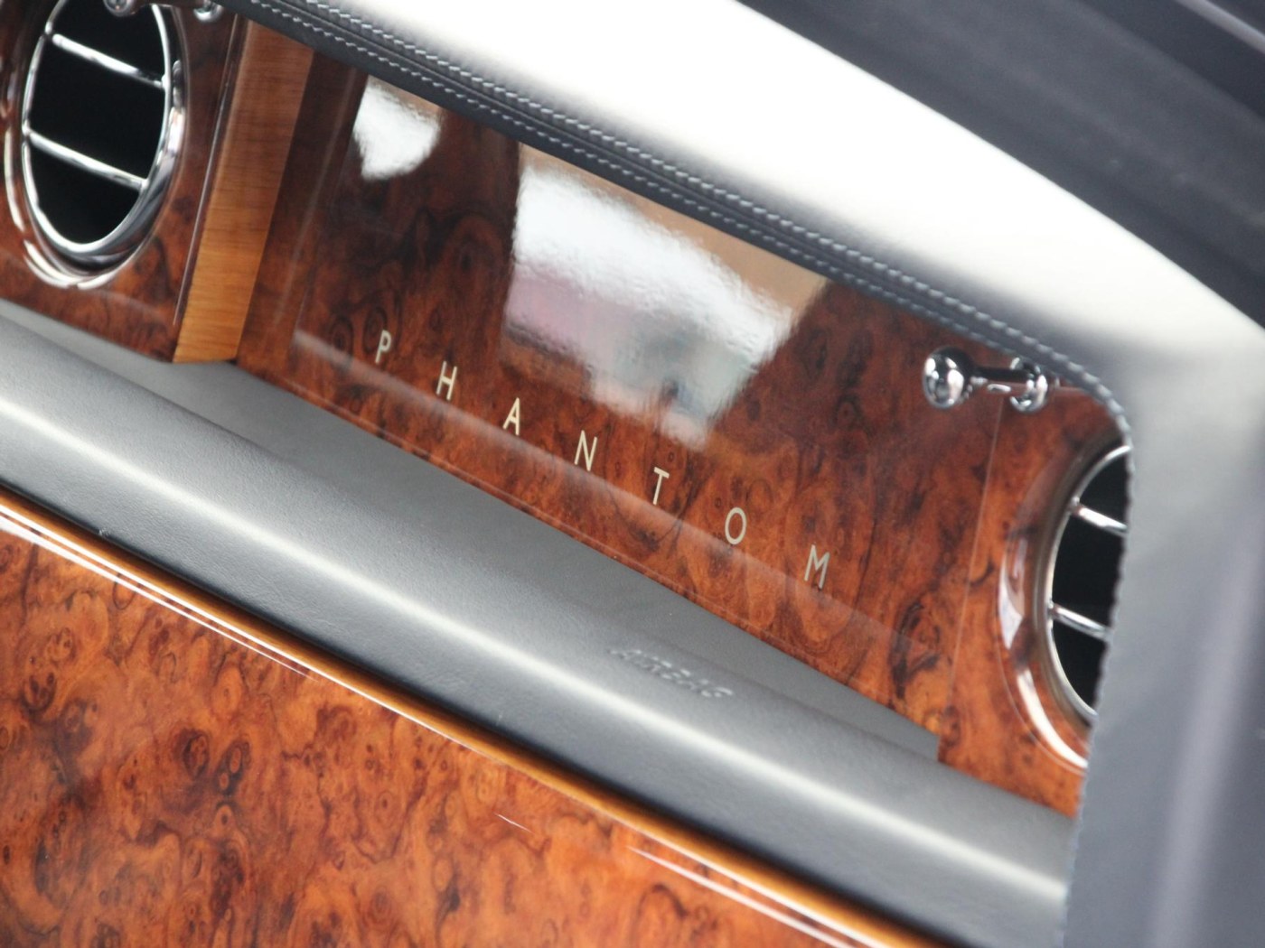 Rolls-Royce Phantom VII 6.75 EWB — foto 90 van 102