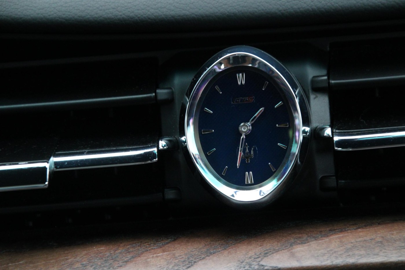 Maserati Quattroporte 3.8 V8 GTS — foto 15 van 48