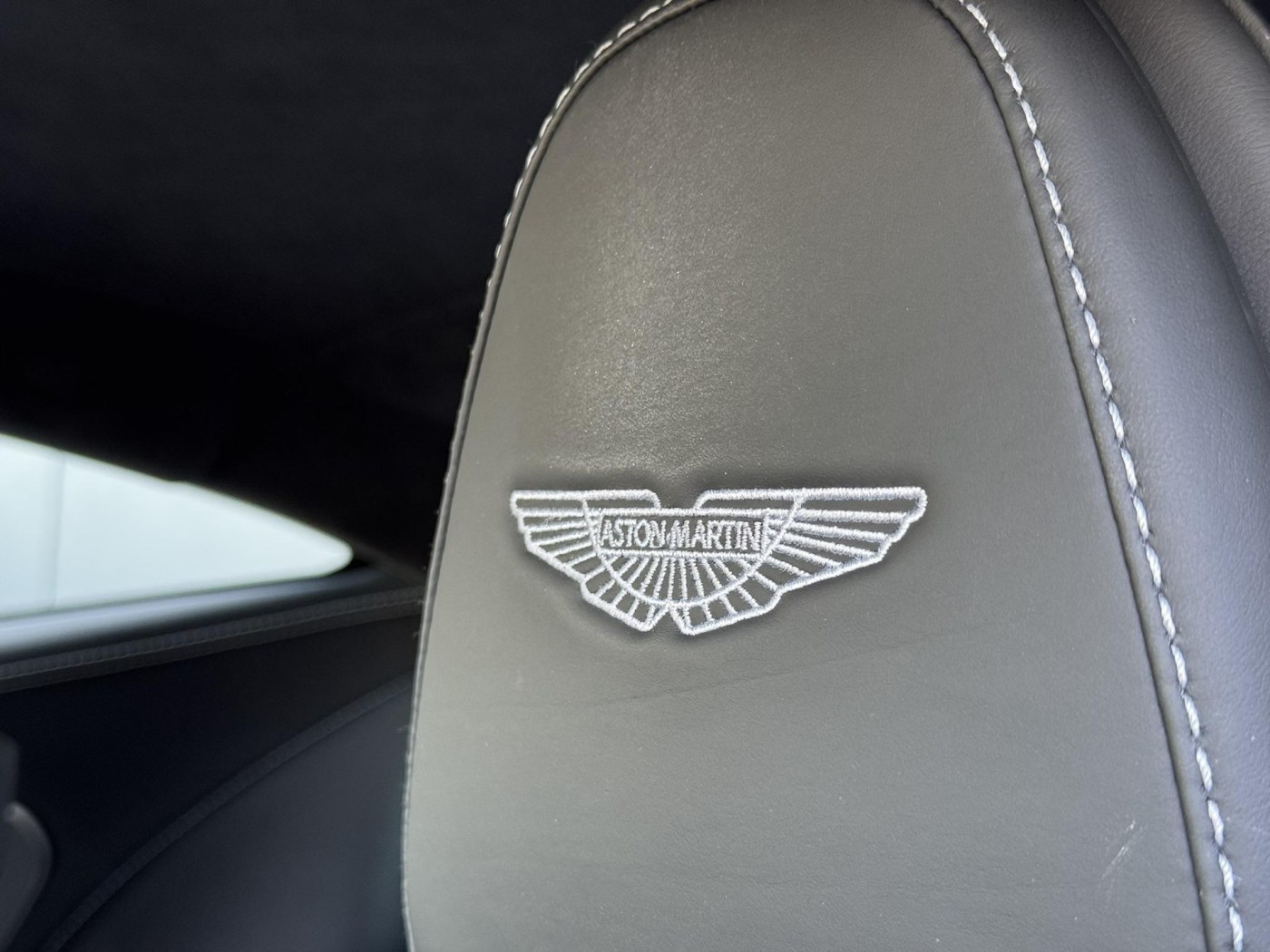 Aston Martin DB11 5.2 V12 | NL-auto | Dealer Onderh | PPF | — foto 9 van 49