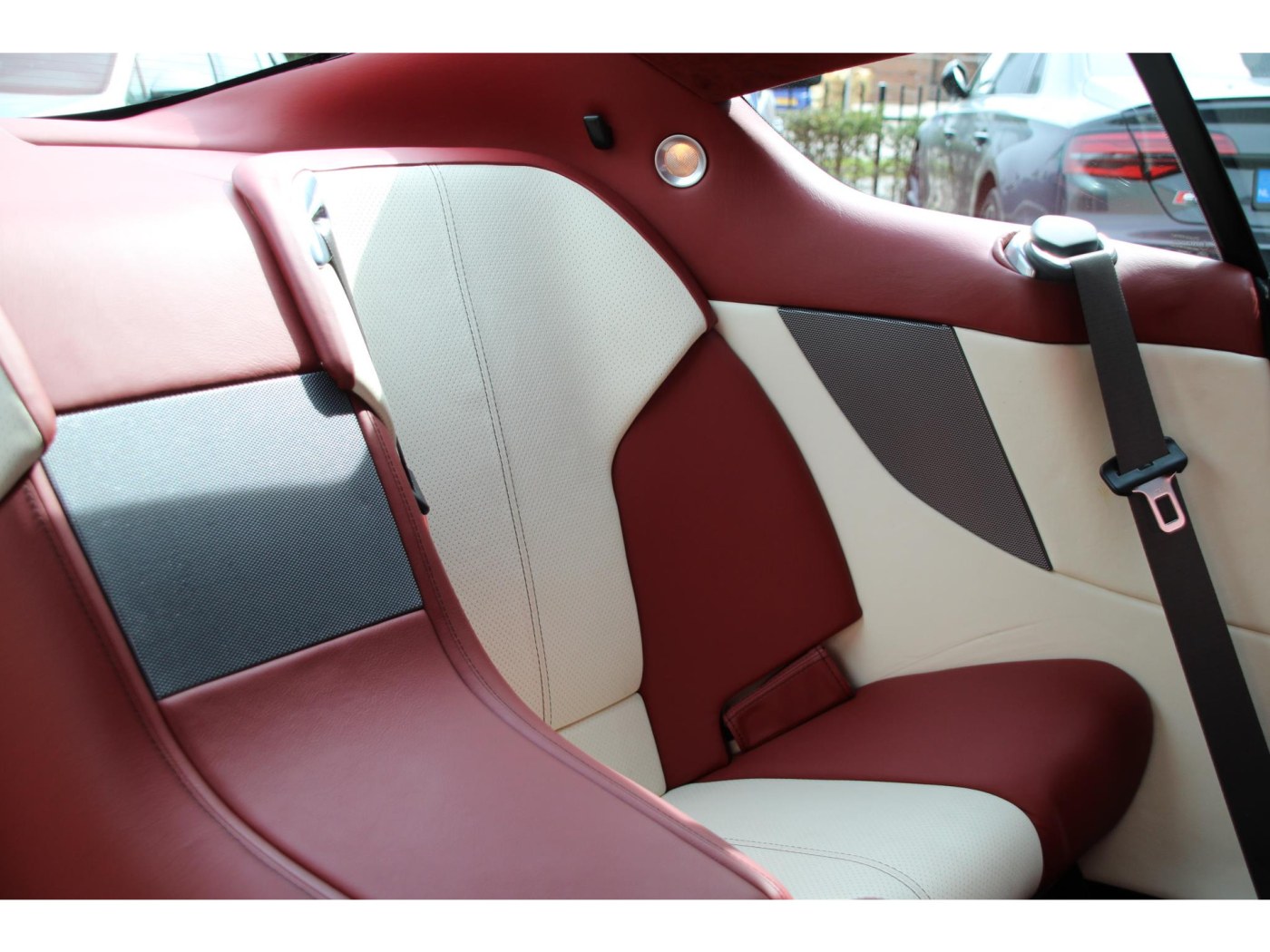 Aston Martin DB9 V12 Touchtronic — foto 31 van 39