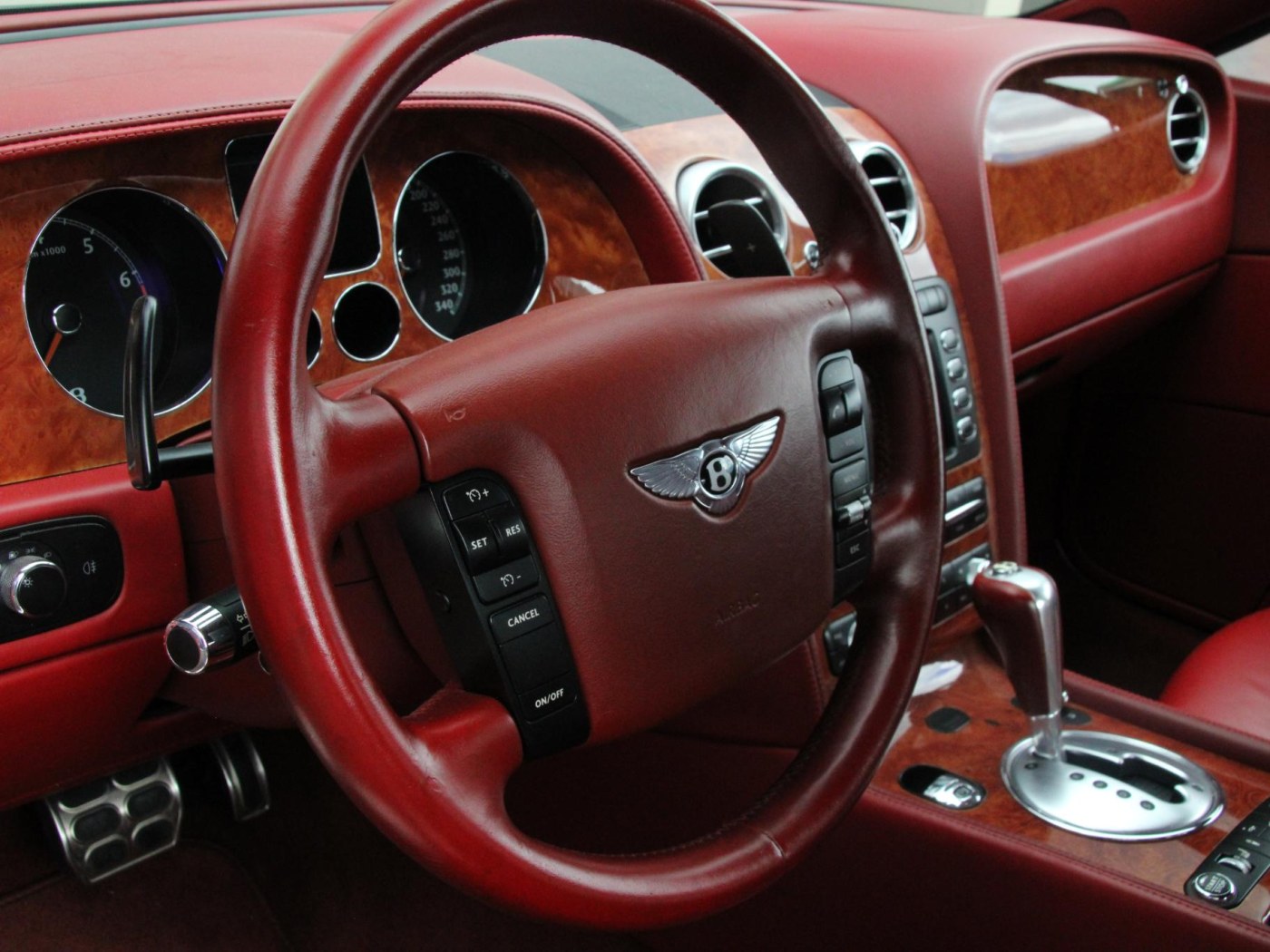 Bentley Continental GT W12 560pk — foto 4 van 30