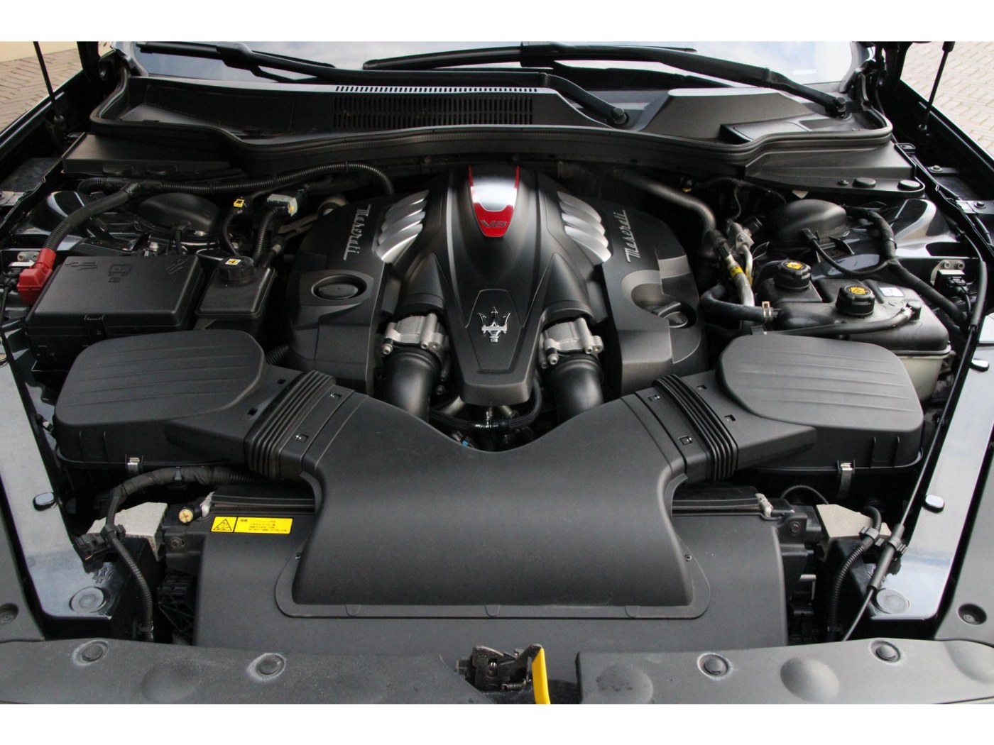 Maserati Quattroporte 3.8 V8 GTS — foto 32 van 48