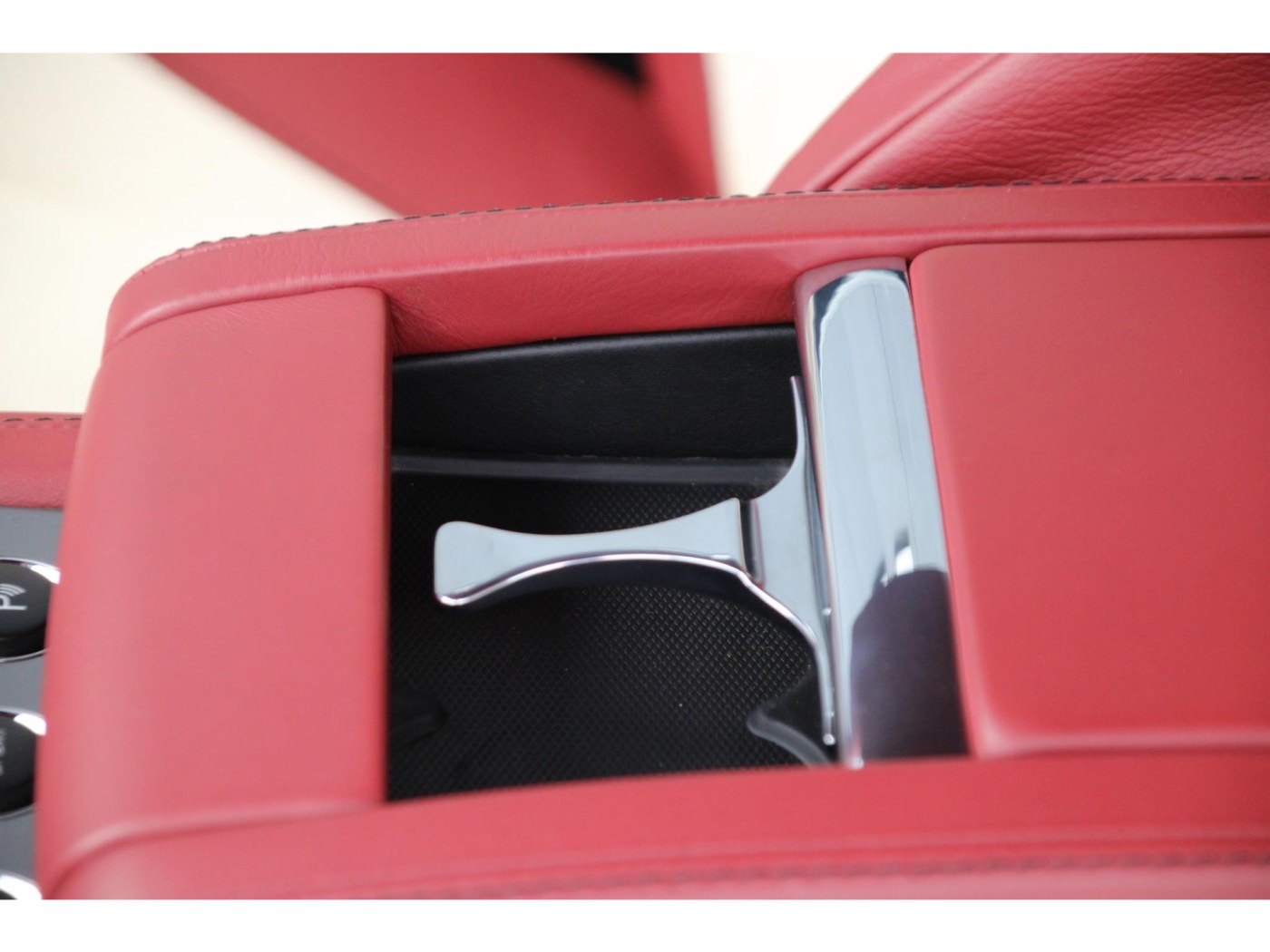 Aston Martin DB9 V12 Touchtronic — foto 36 van 39