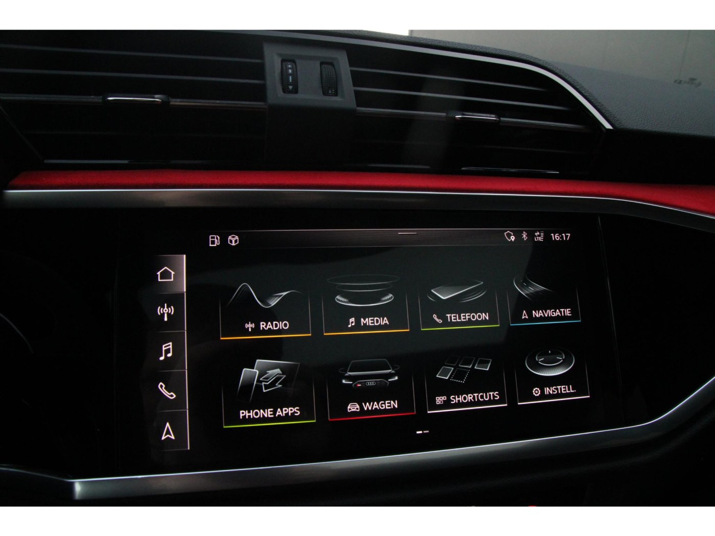 Audi Q3 Sportback TFSI RS | RS Stoelen | B&O | Sportuitlaat — foto 14 van 25