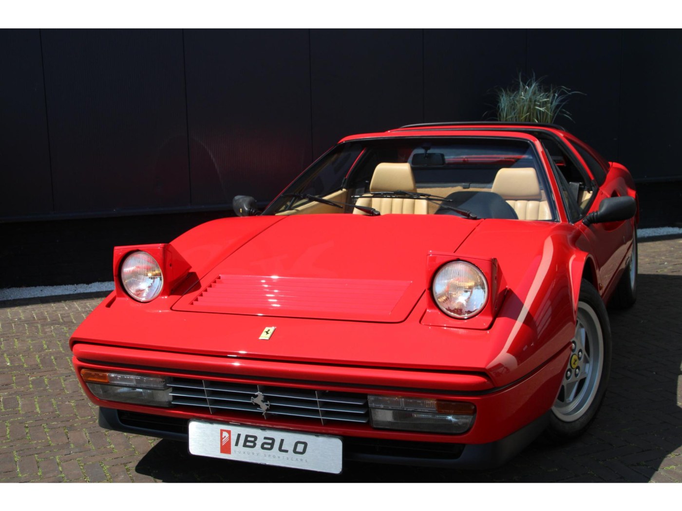 Ferrari 328 GTS | Volledige Ferrari-map | pirelli banden | — foto 10 van 60