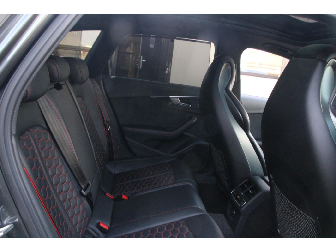 Audi RS4 Avant 2.9 TFSI quattro — foto 57 van 67