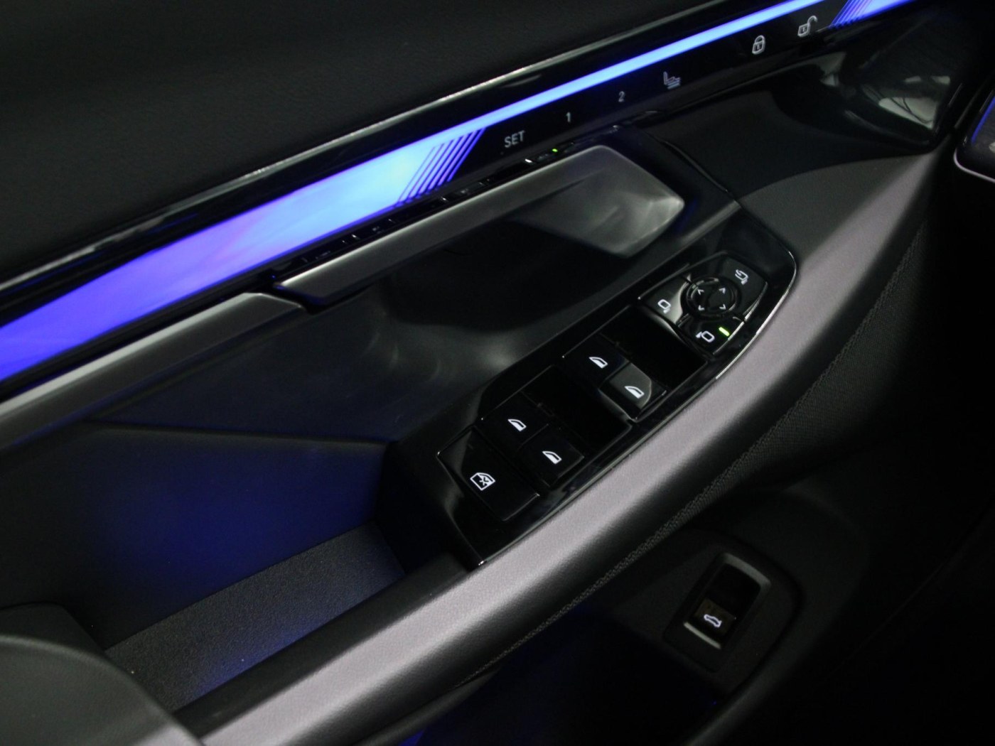BMW 5-serie Touring 550e xDrive — foto 24 van 53