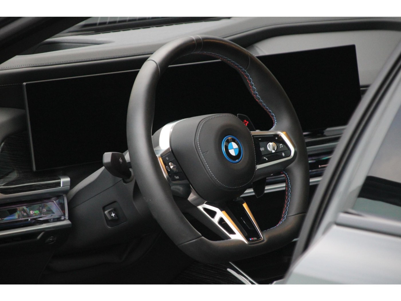 BMW 7-serie M760e xDrive M-Sport Pro — foto 7 van 34