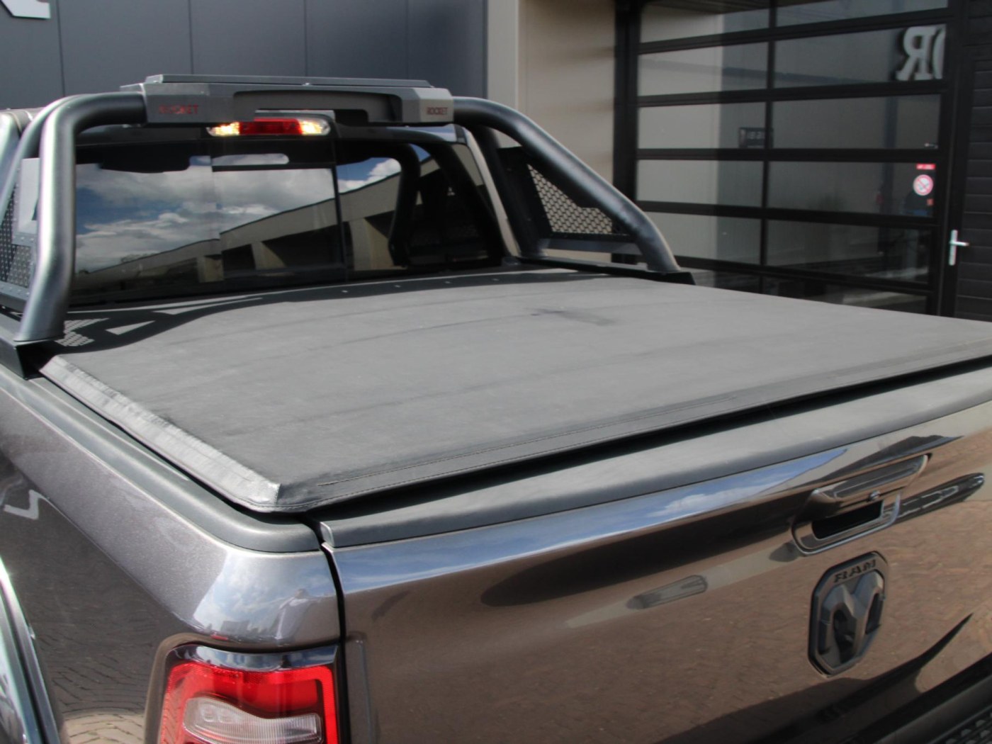 Dodge Ram 1500 5.7 V8 Crew Cab Limited Night Edition — foto 42 van 78