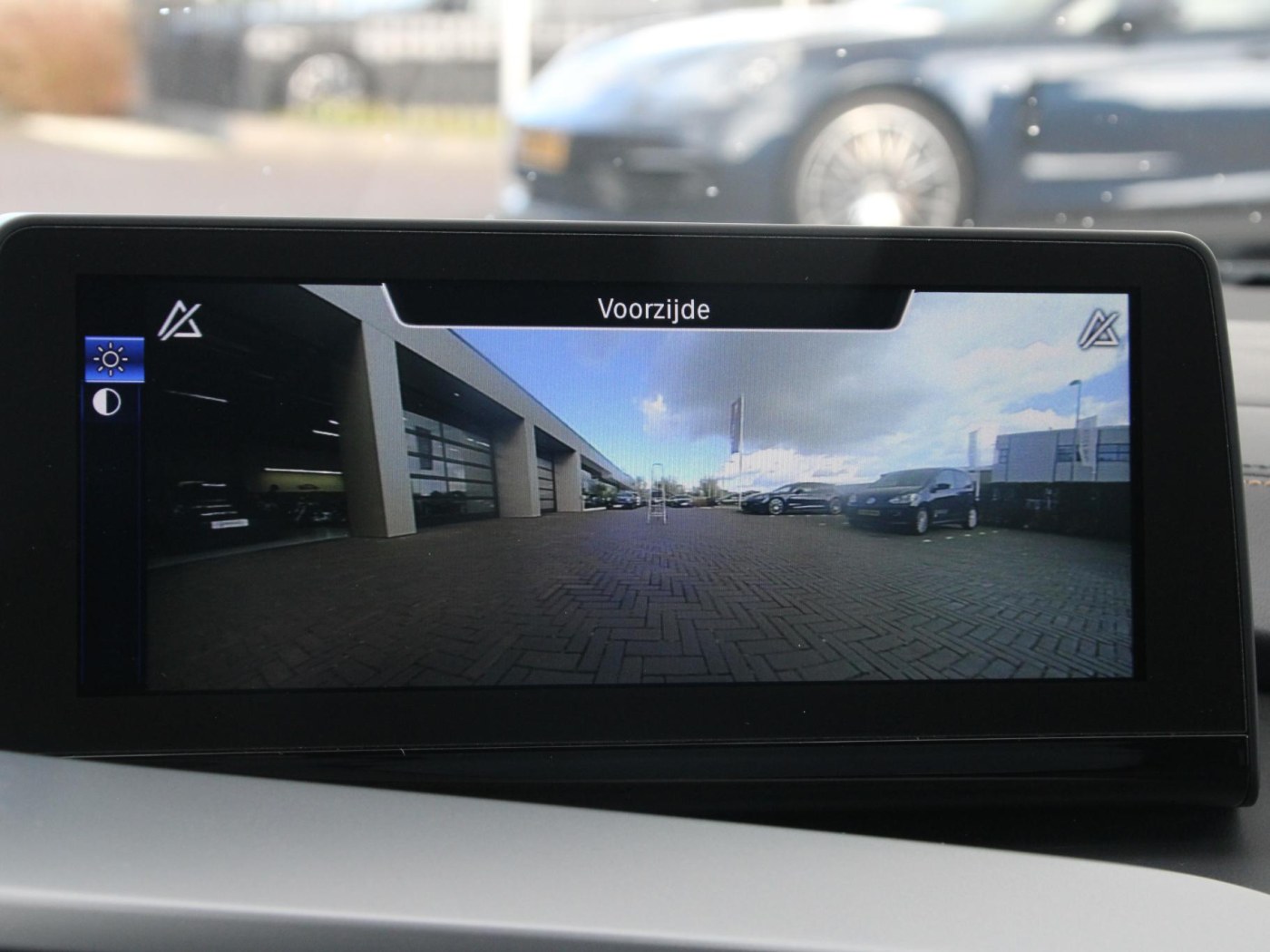 BMW i8 Pure Impulse — foto 42 van 56