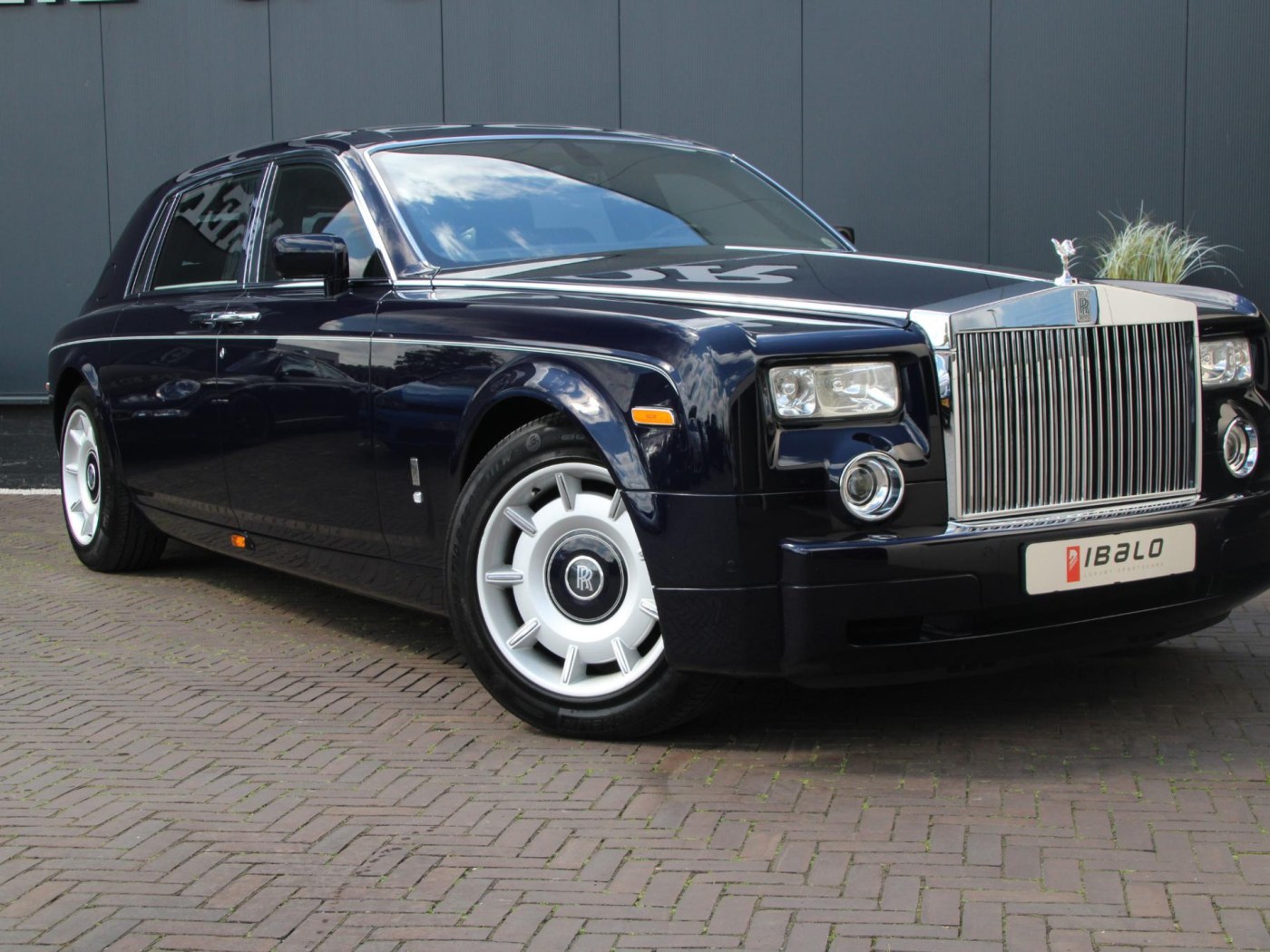 Rolls-Royce Phantom VII 6.75 EWB — foto 61 van 102