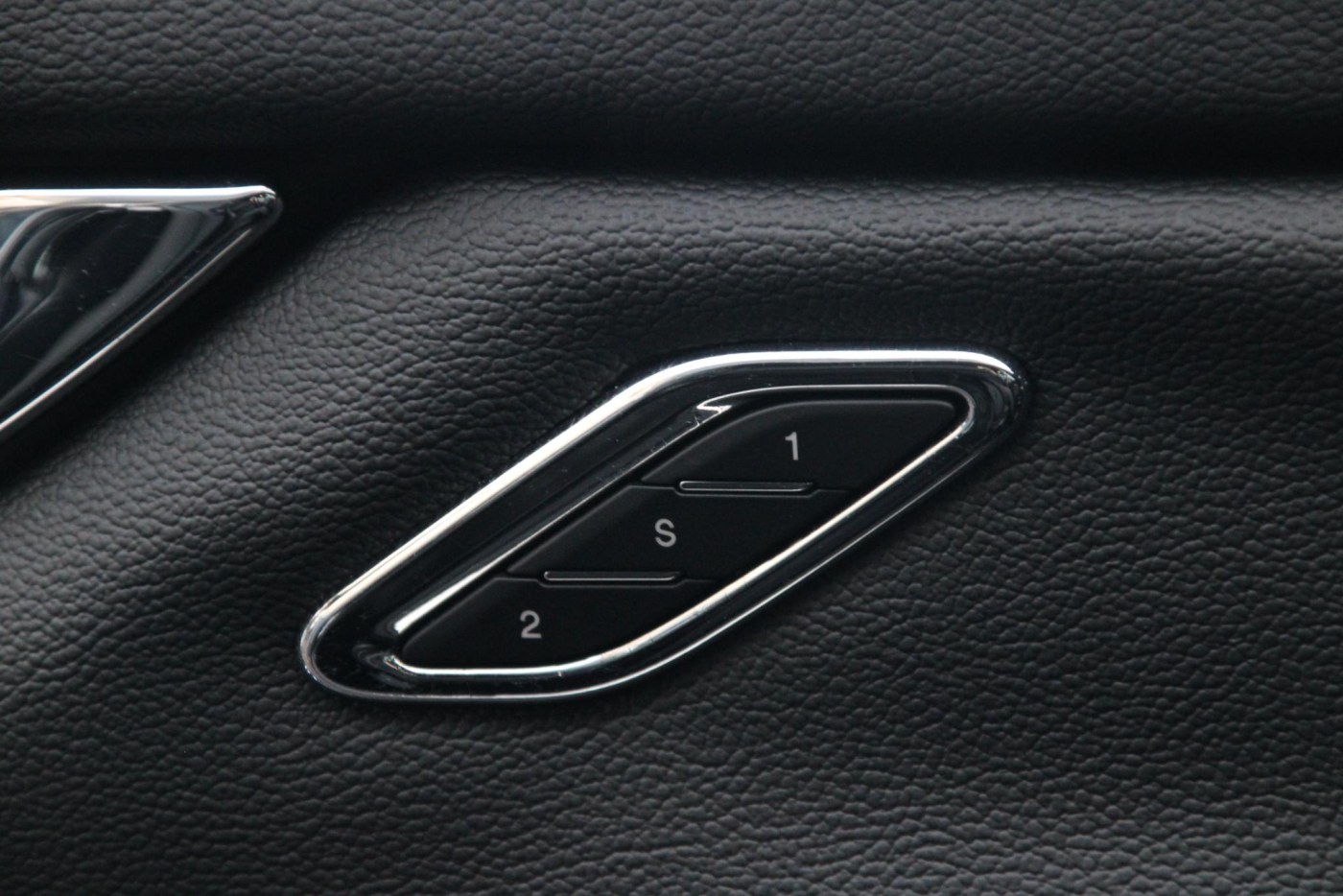 Maserati Quattroporte 3.8 V8 GTS — foto 40 van 48