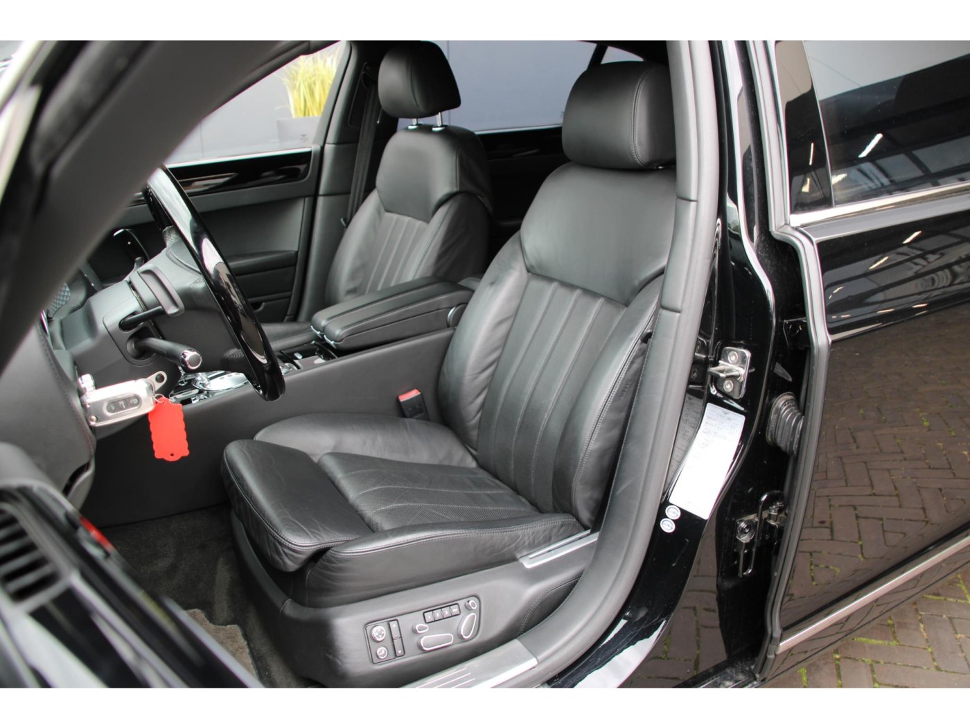 Bentley Continental Flying Spur W12 560pk — foto 4 van 44