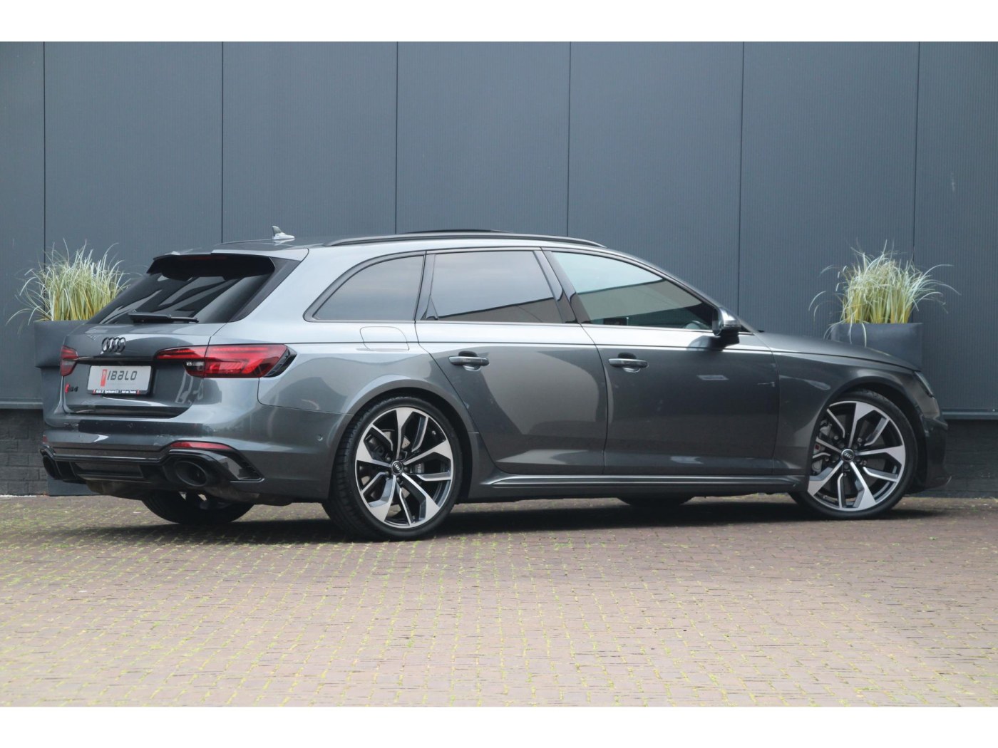 Audi RS4 Avant 2.9 TFSI quattro — foto 2 van 67