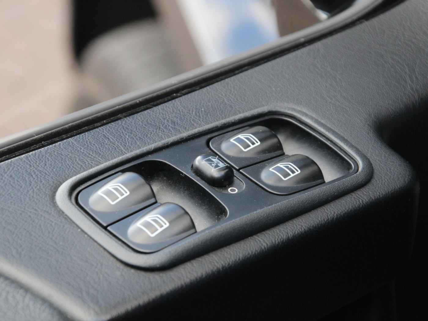 Mercedes-Benz G 500 — foto 19 van 43