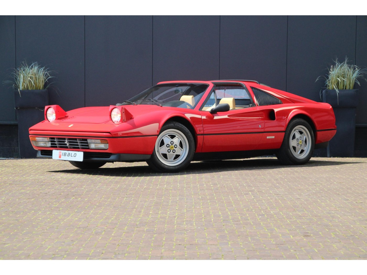 Ferrari 328 GTS | Volledige Ferrari-map | pirelli banden | — foto 14 van 60
