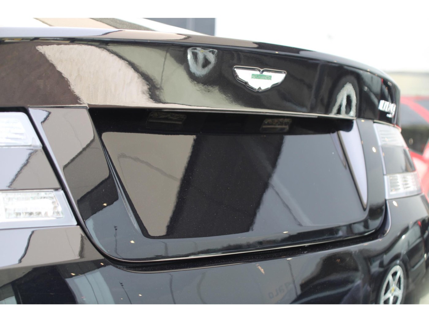 Aston Martin DB9 V12 Touchtronic — foto 38 van 39