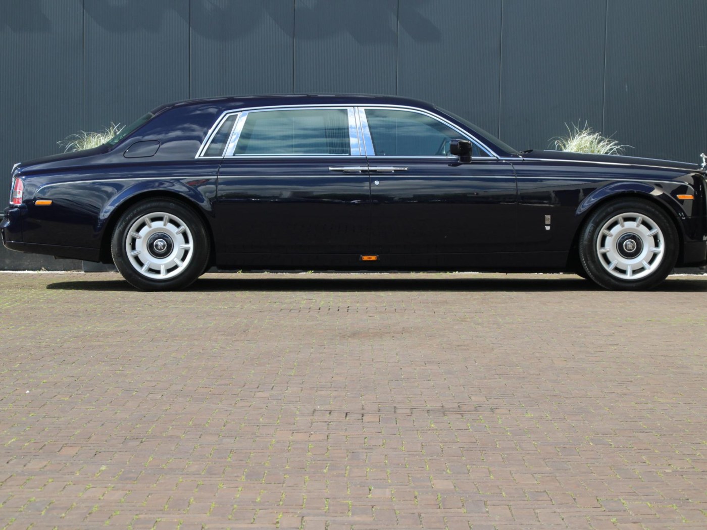 Rolls-Royce Phantom VII 6.75 EWB — foto 57 van 102
