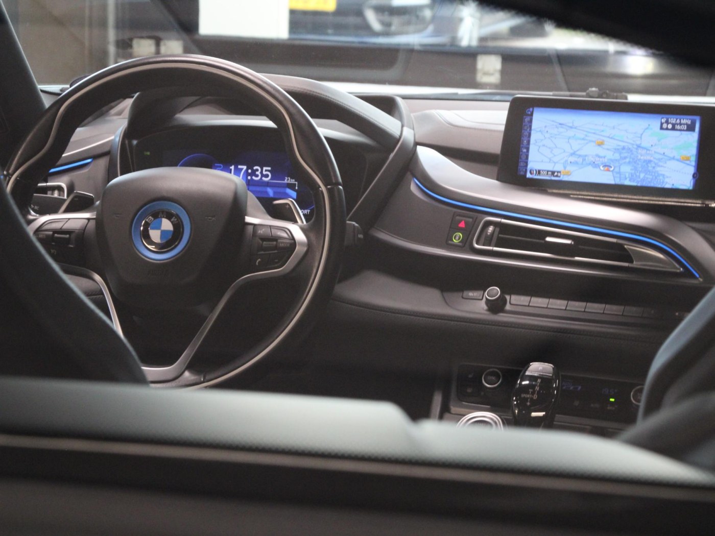 BMW i8 Pure Impulse — foto 4 van 56