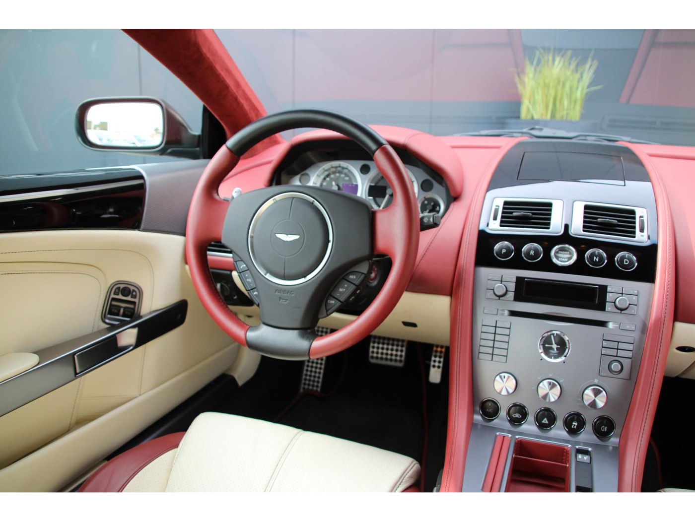 Aston Martin DB9 V12 Touchtronic — foto 3 van 39