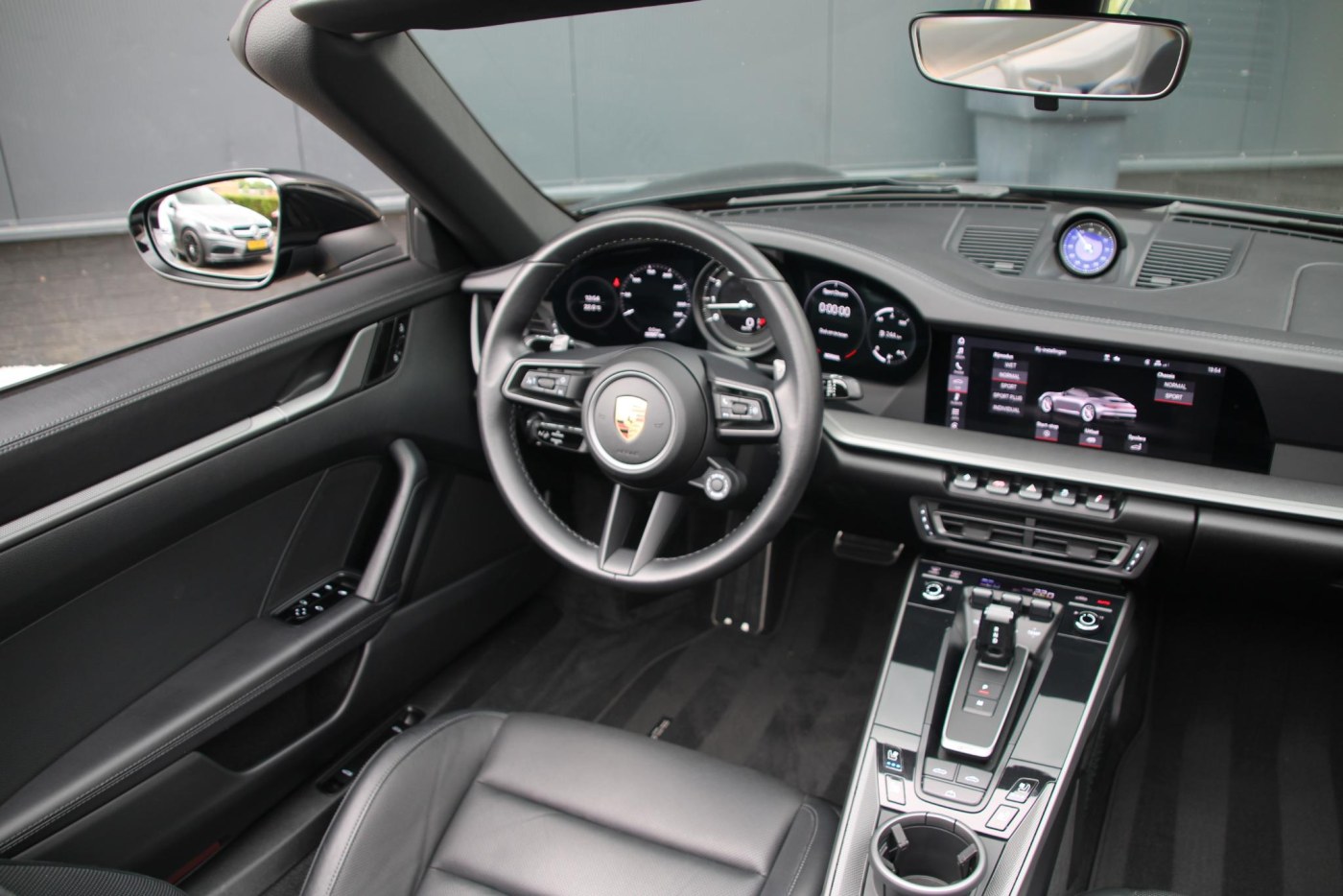 Porsche 911 Carrera S Cabrio (992) 450pk — foto 4 van 88