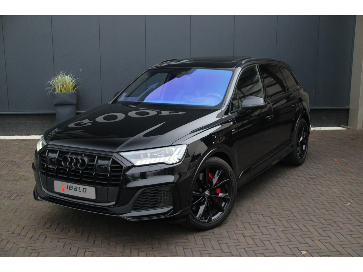 Audi Q7 60 TFSIe Competition | 456pk | S-Stoelen | Trekhaak | BOSE | — foto 8 van 45