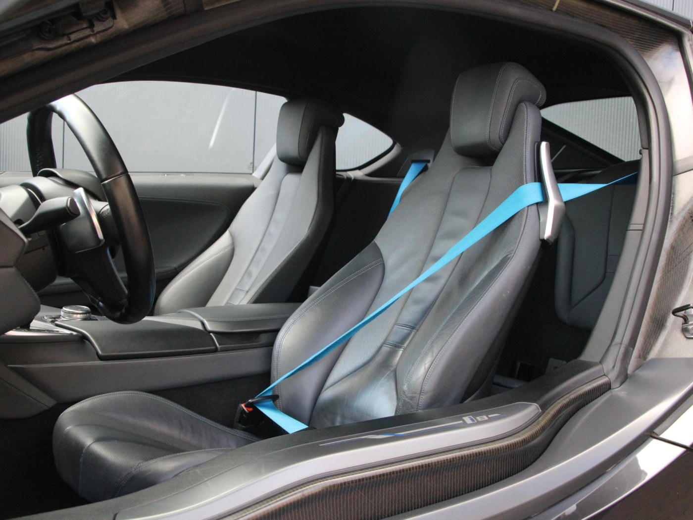 BMW i8 Pure Impulse — foto 3 van 56