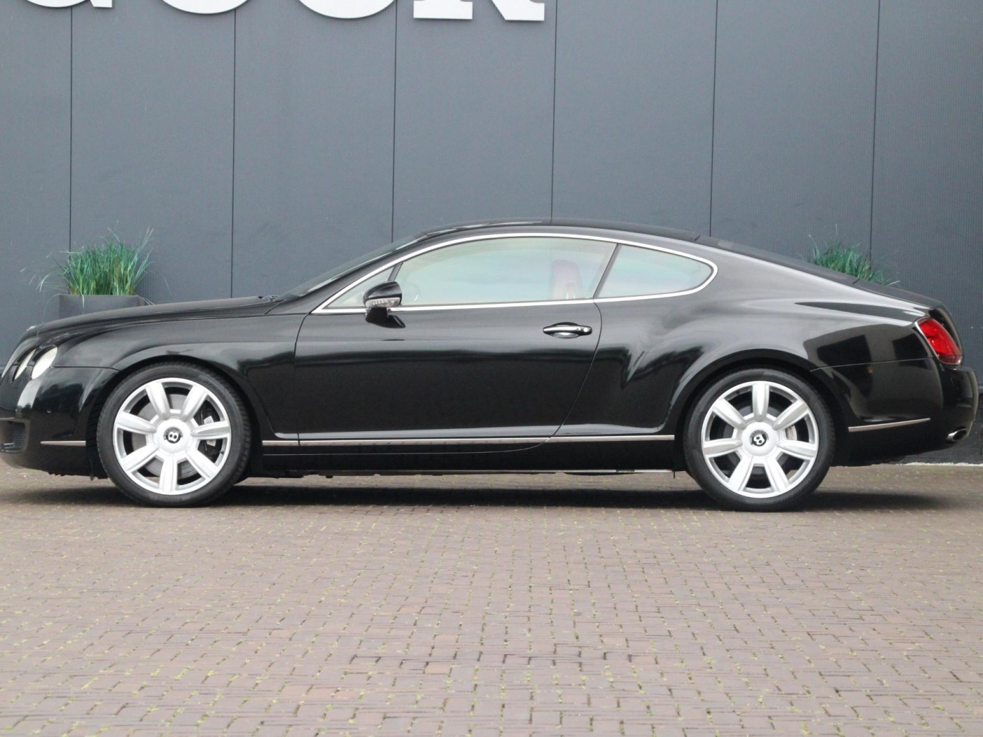 Bentley Continental GT W12 560pk — foto 8 van 30