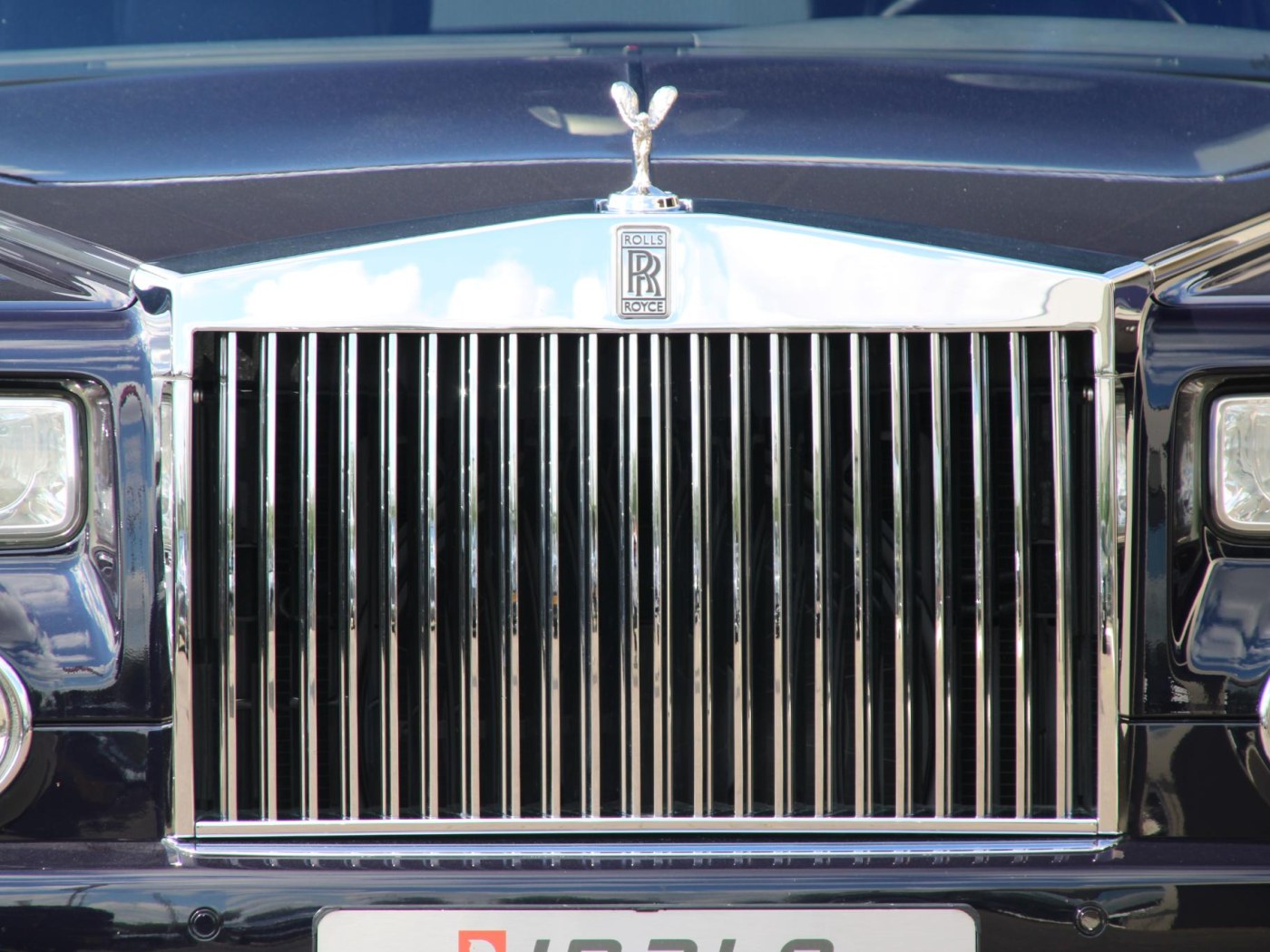 Rolls-Royce Phantom VII 6.75 EWB — foto 51 van 102