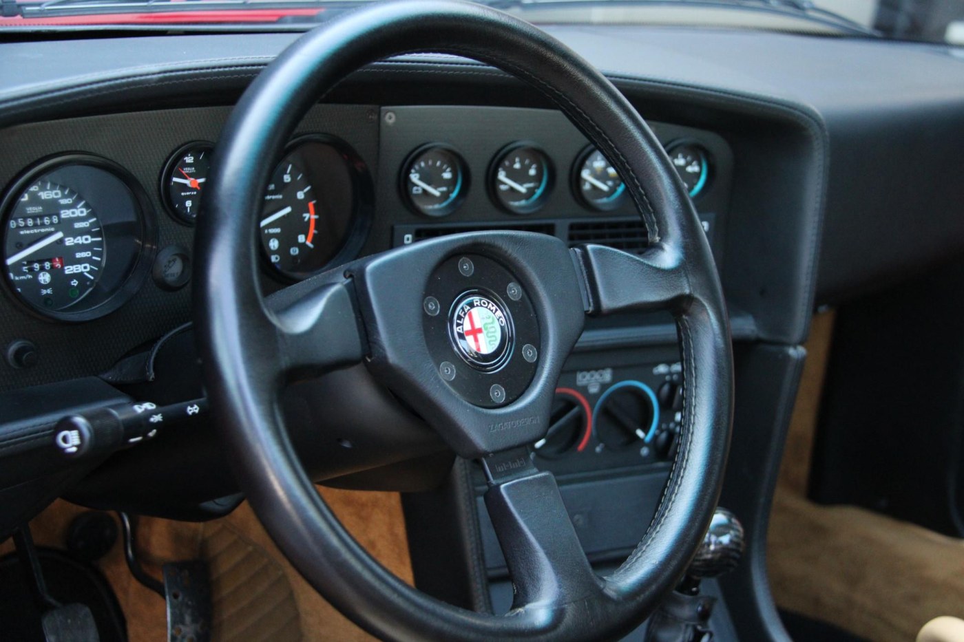 Alfa Romeo SZ Coupé — foto 3 van 43