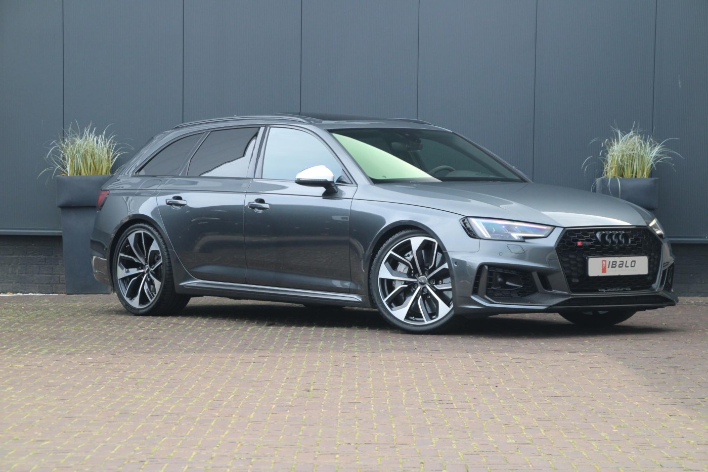 Audi RS4 Avant 2.9 TFSI quattro — foto 13 van 67