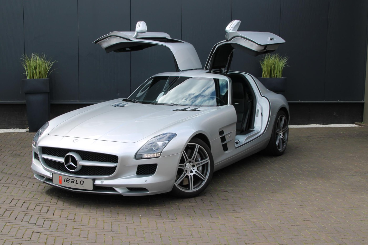 Mercedes-Benz SLS AMG Coupé — foto 13 van 47