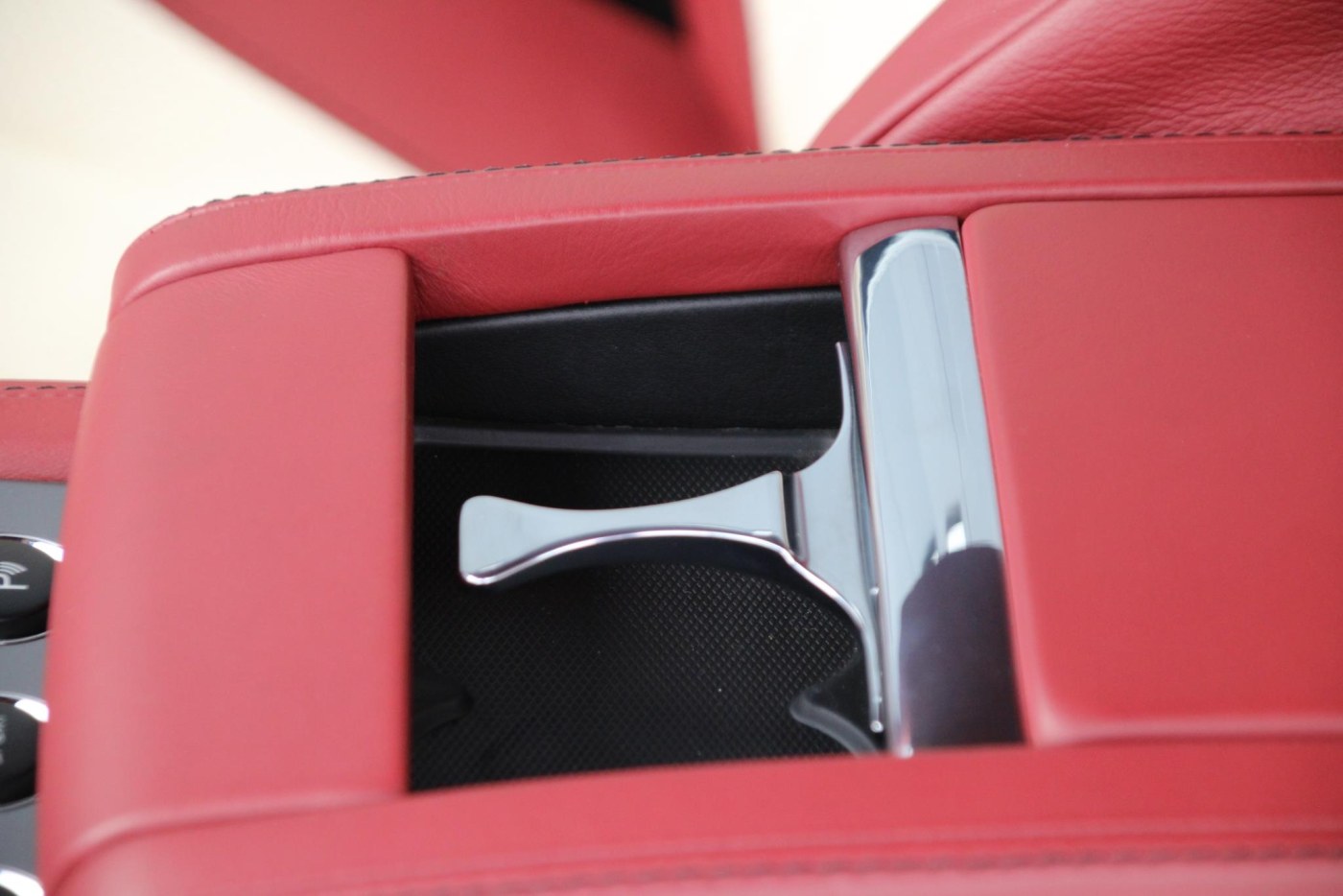 Aston Martin DB9 V12 Touchtronic — foto 36 van 39